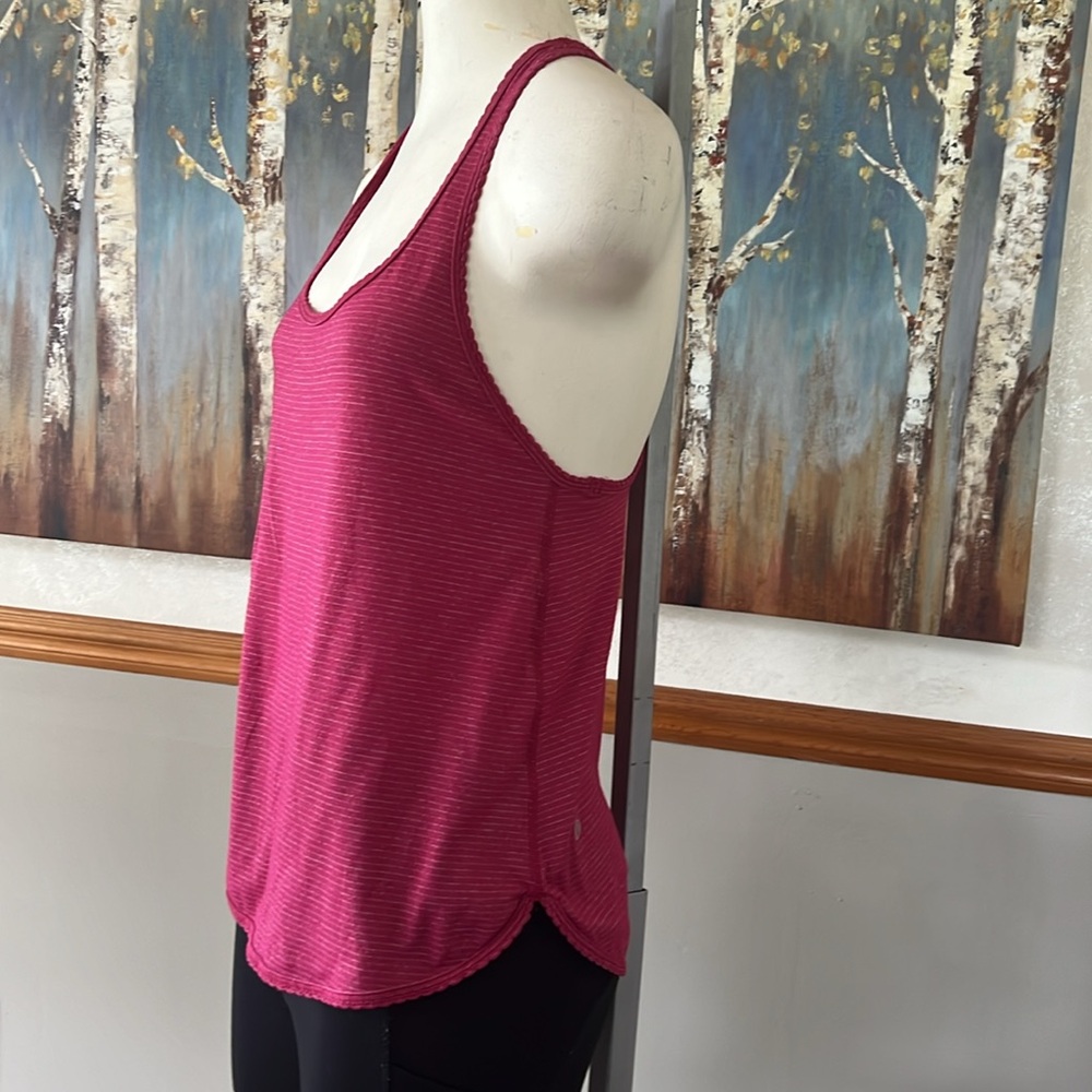 Lululemon Razorback Tank - Picture 3 of 8